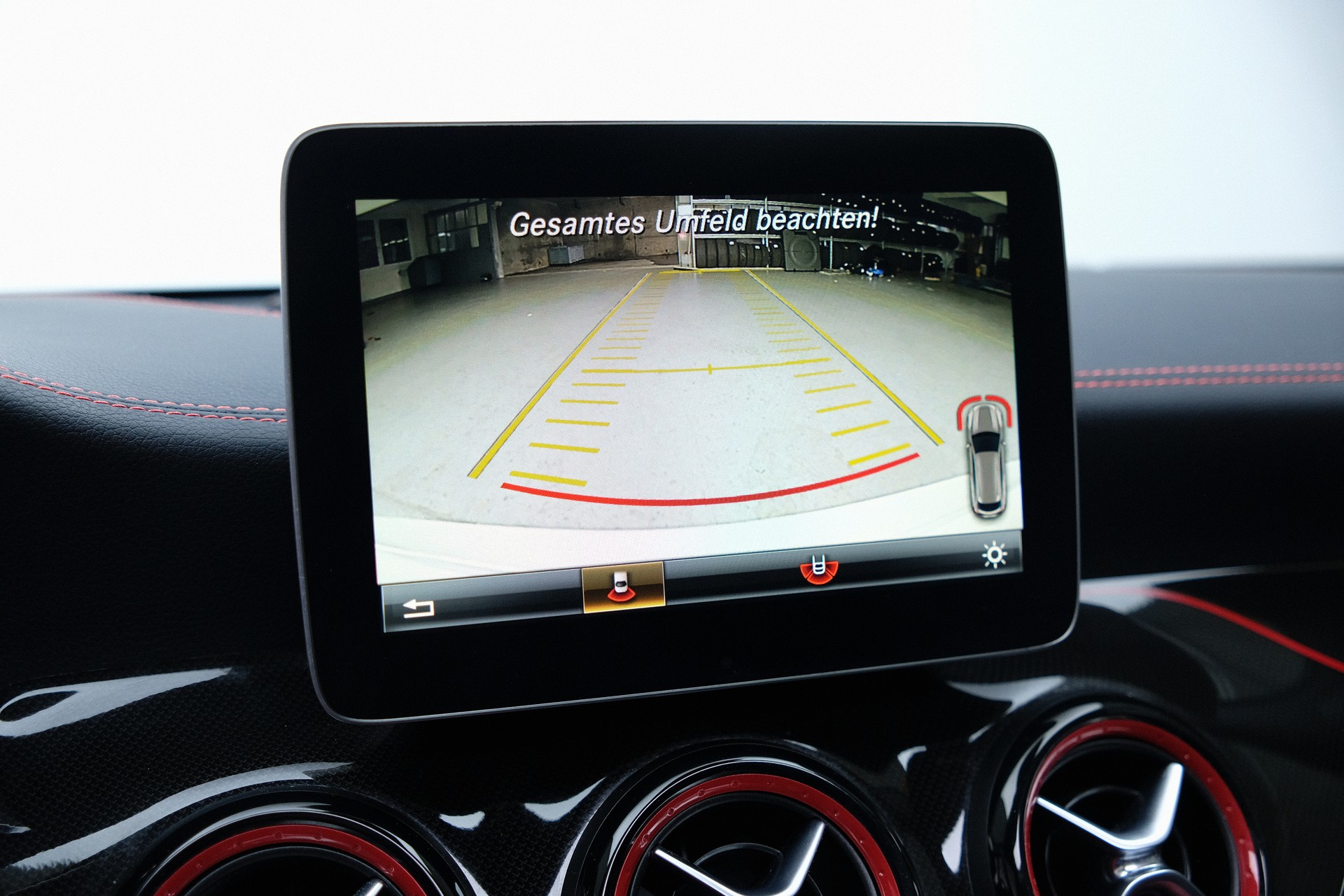 MERCEDES-BENZ CLA Shooting Brake 45 AMG 4Matic Speedshift-image-14