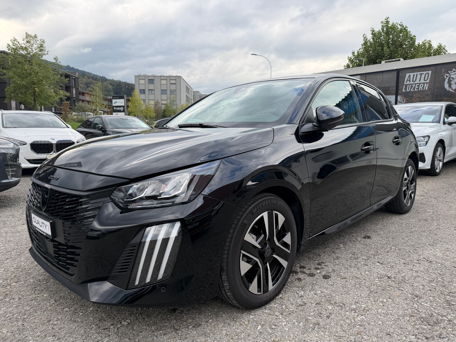PEUGEOT 208 1.2 PureTech Allure-image-21