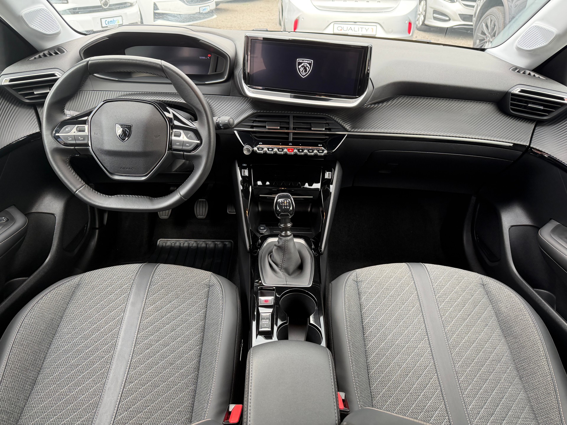 PEUGEOT 208 1.2 PureTech Allure-image-22