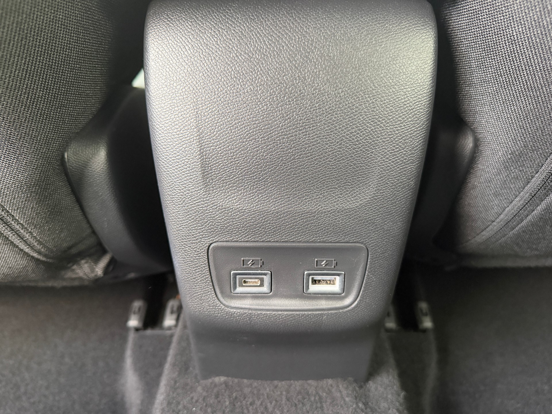 PEUGEOT 208 1.2 PureTech Allure-image-23