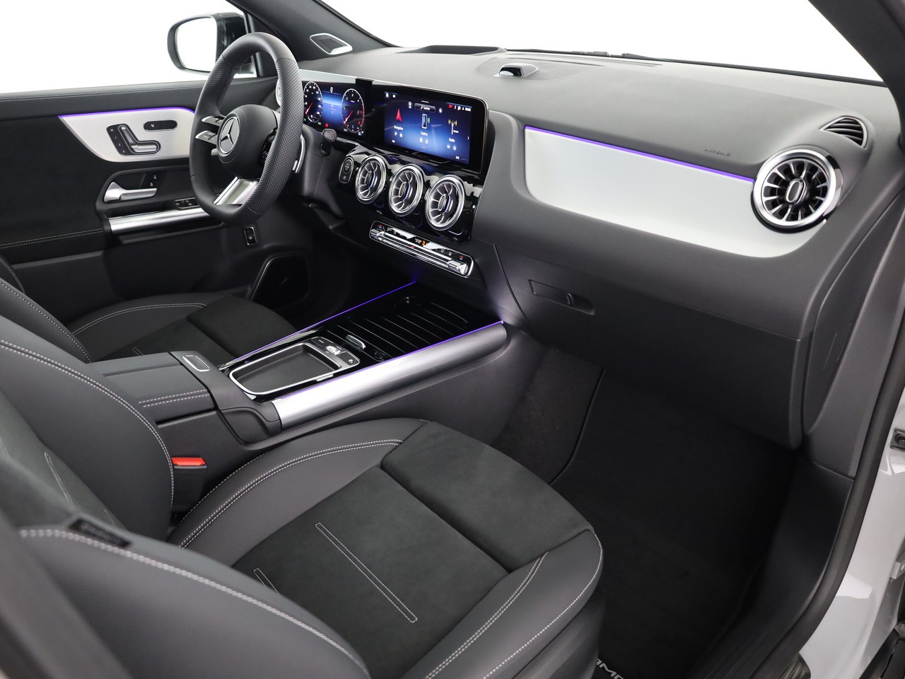 MERCEDES-BENZ GLA 220d 4Matic 8G-DCTSwiss Star-image-8