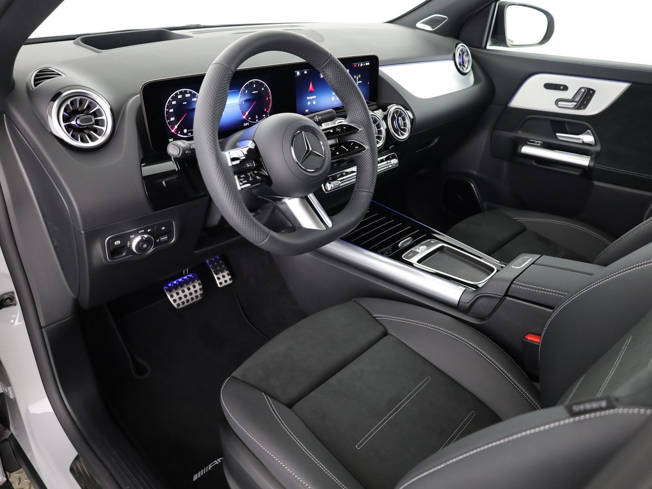 MERCEDES-BENZ GLA 220d 4Matic 8G-DCTSwiss Star-image-5