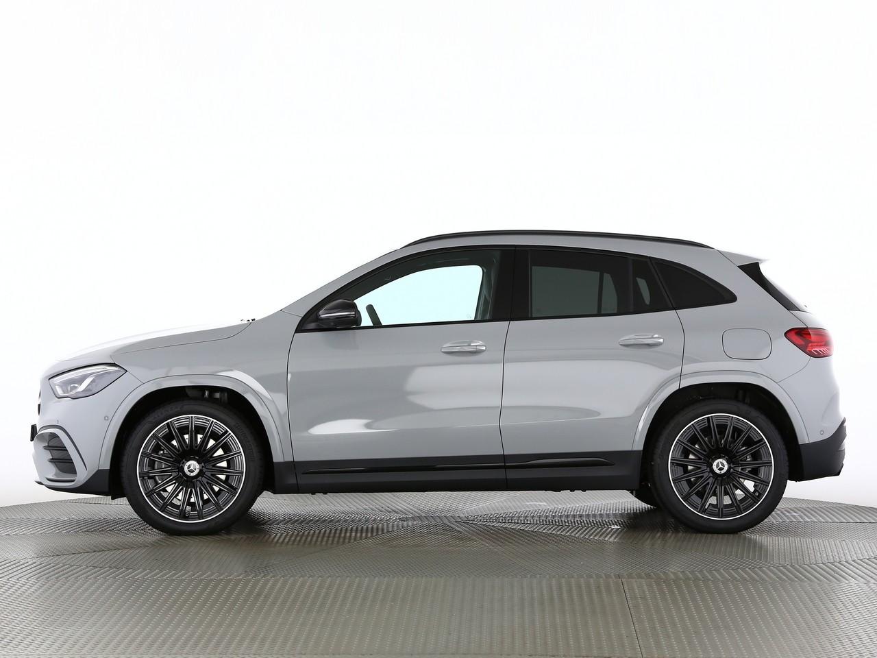 MERCEDES-BENZ GLA 220d 4Matic 8G-DCTSwiss Star-image-2