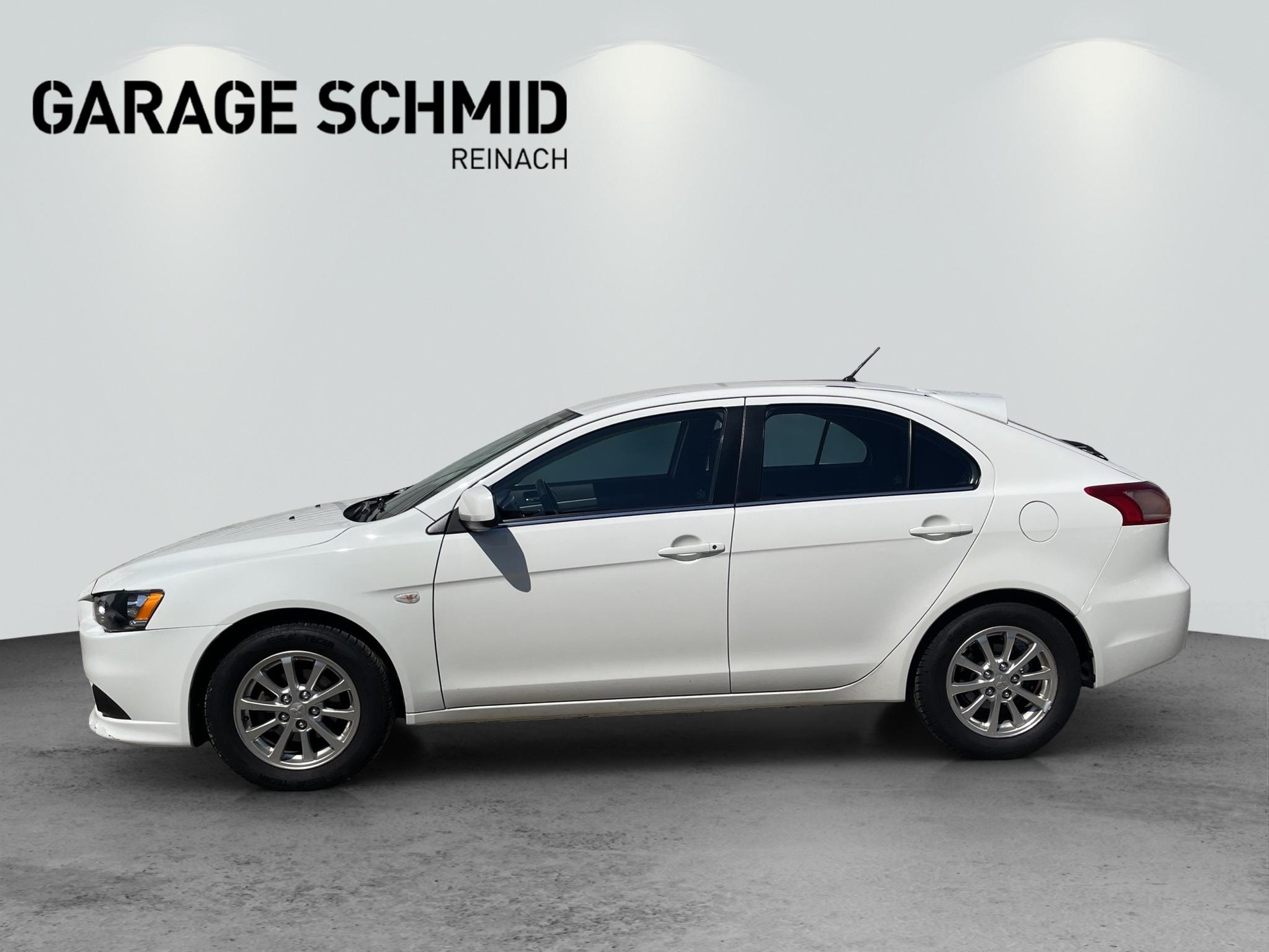 MITSUBISHI Lancer Sportback 1.8 MIVEC Invite CVT-image-3