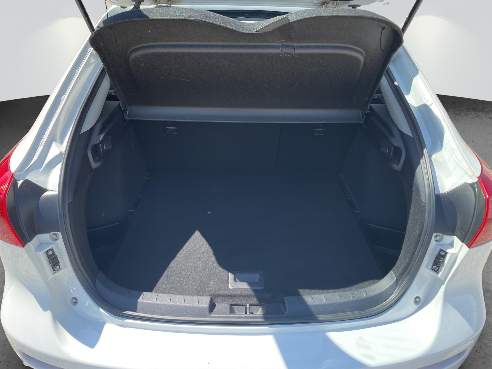 MITSUBISHI Lancer Sportback 1.8 MIVEC Invite CVT-image-13