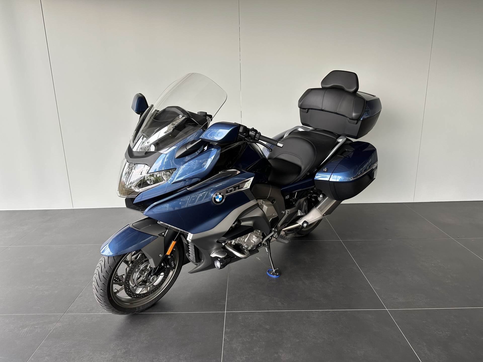 BMW K 1600 GTL Exclusive-showroom-element-1
