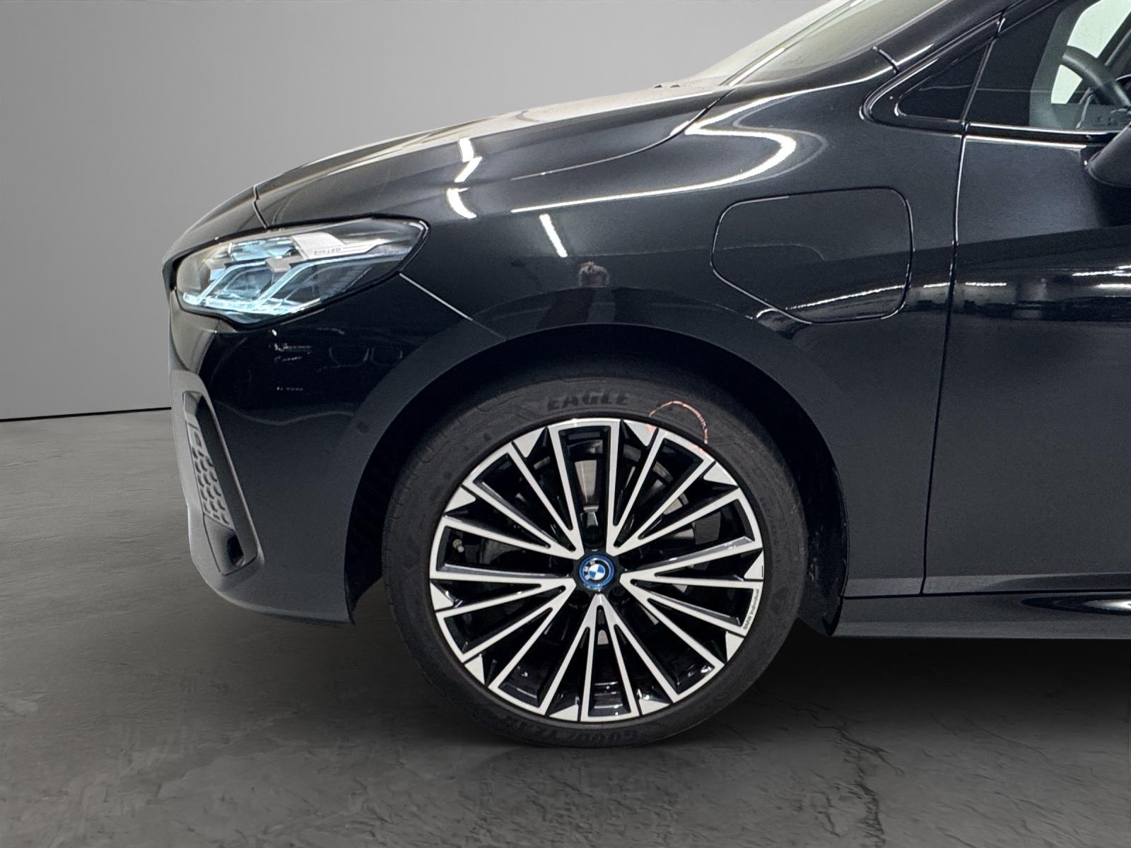 BMW 230e xDrive paddles Active Tourer-image-8
