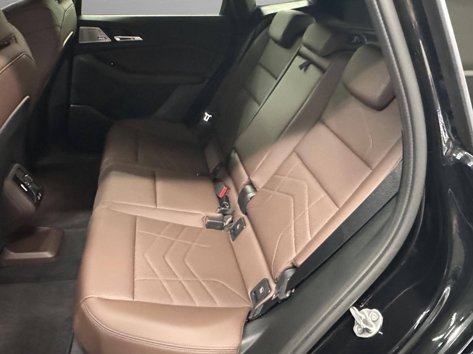 BMW 230e xDrive paddles Active Tourer-image-13
