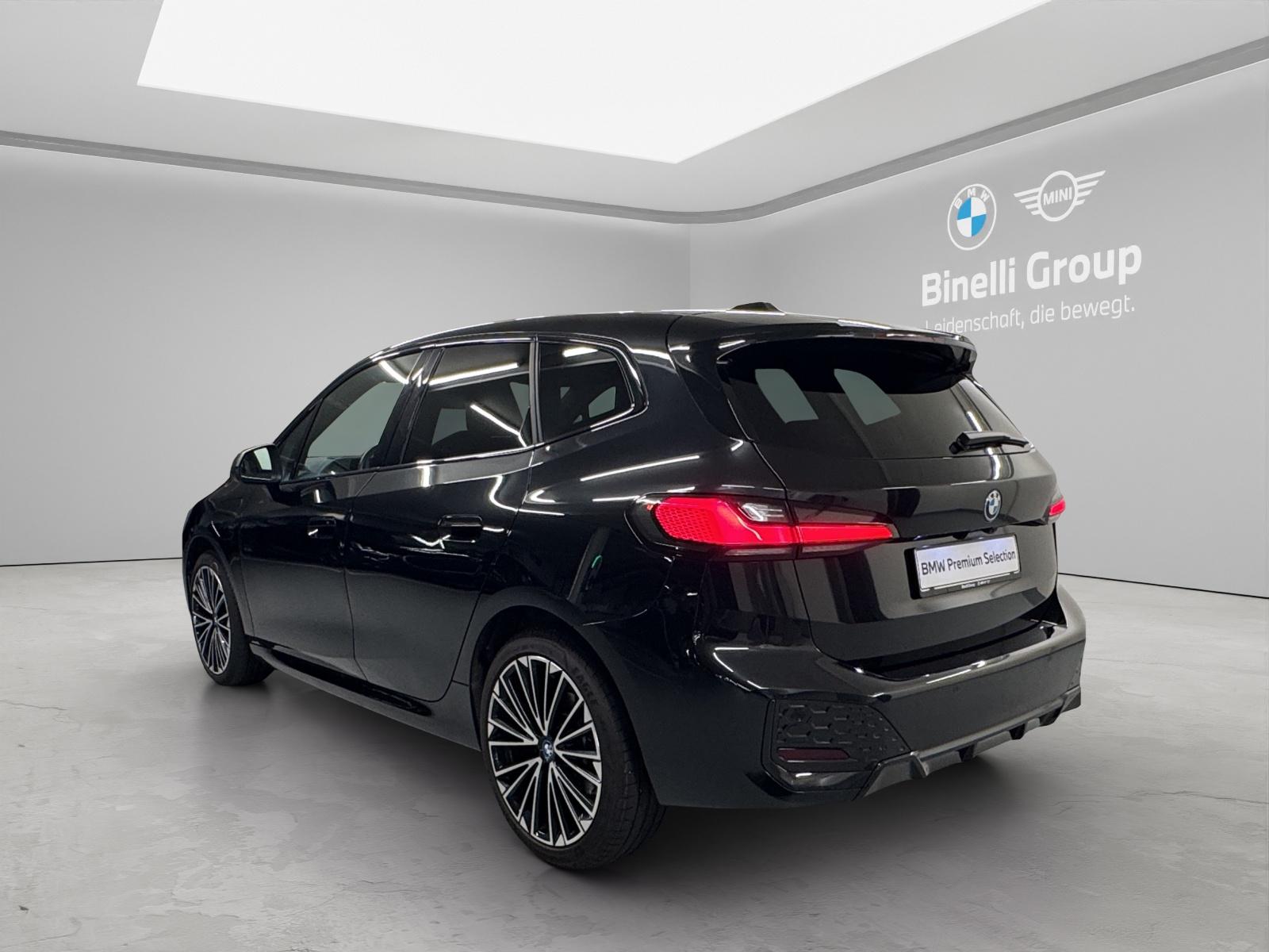 BMW 230e xDrive Active Tourer-image-2
