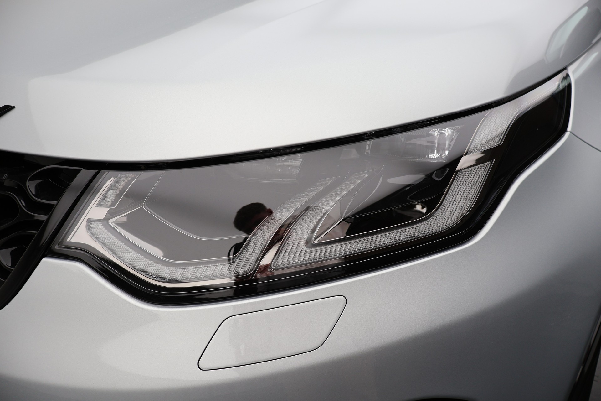 LAND ROVER Discovery Sport 1.5 T 270e Dynamic SE-image-18