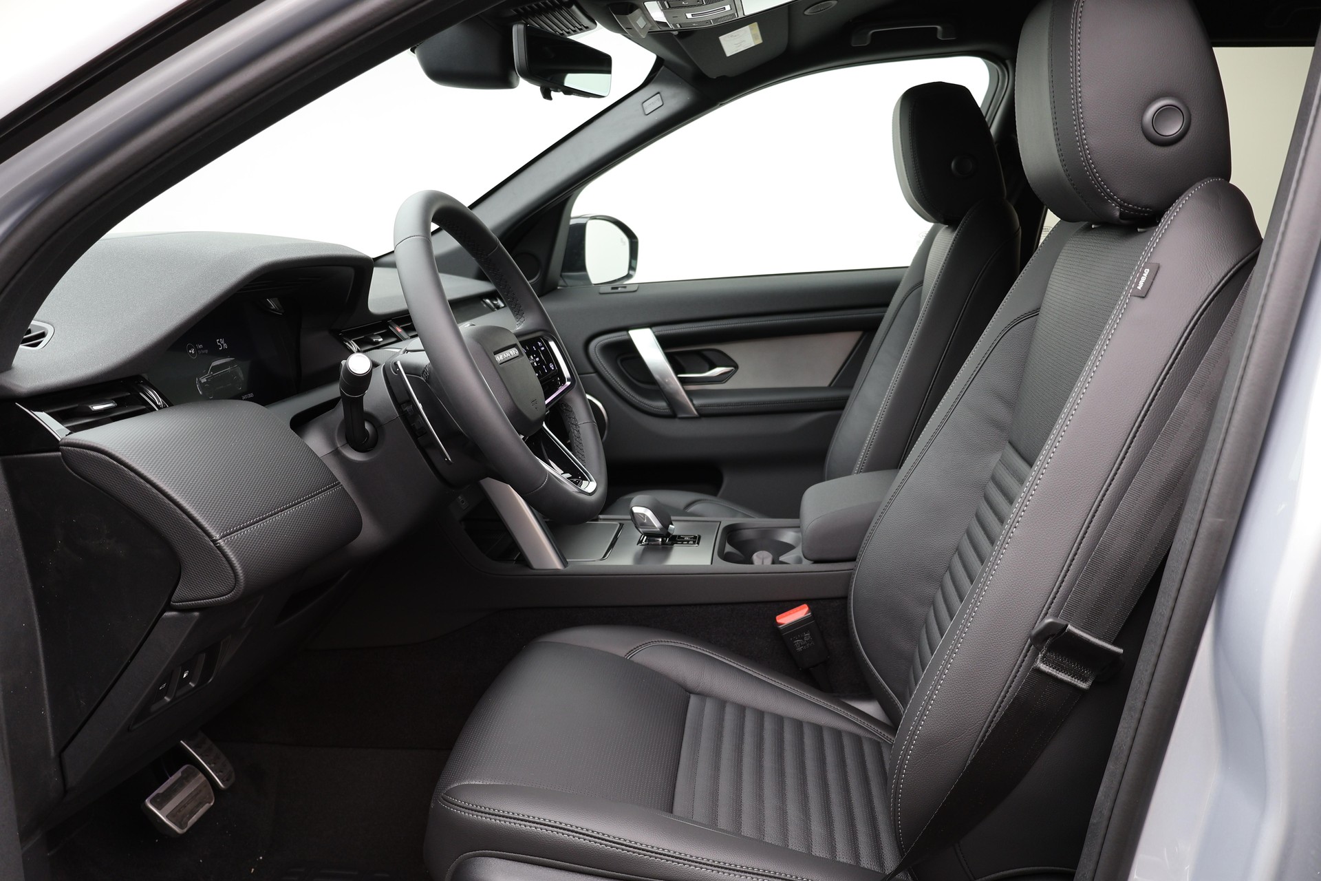 LAND ROVER Discovery Sport 1.5 T 270e Dynamic SE-image-2