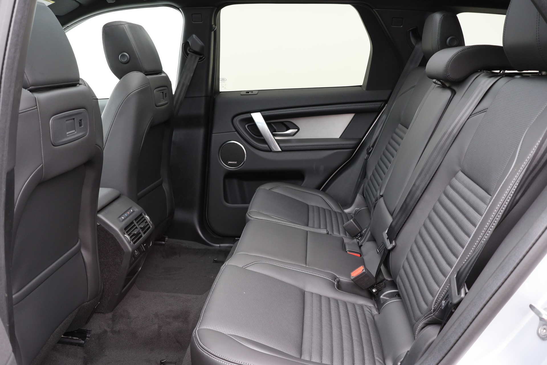 LAND ROVER Discovery Sport 1.5 T 270e Dynamic SE-image-3