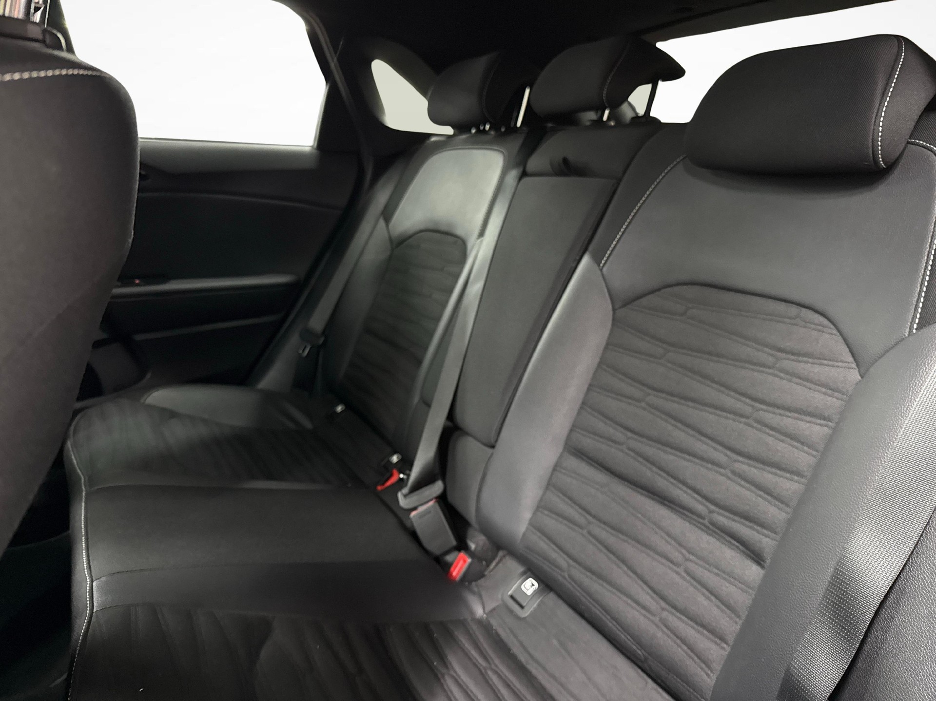 KIA Ceed 1.5 T-GDi MHEV GT-Line-image-10