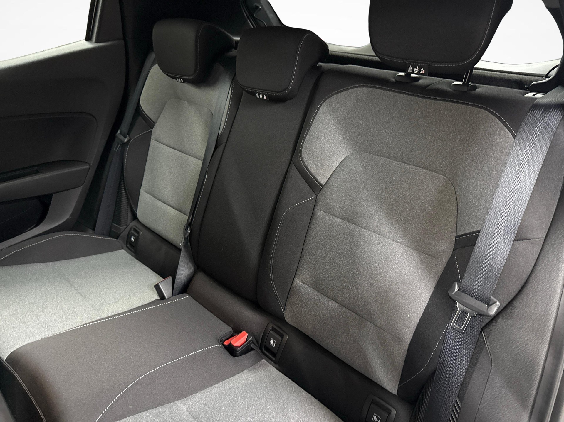 MITSUBISHI Colt 1.6 HEV Invite+-image-10