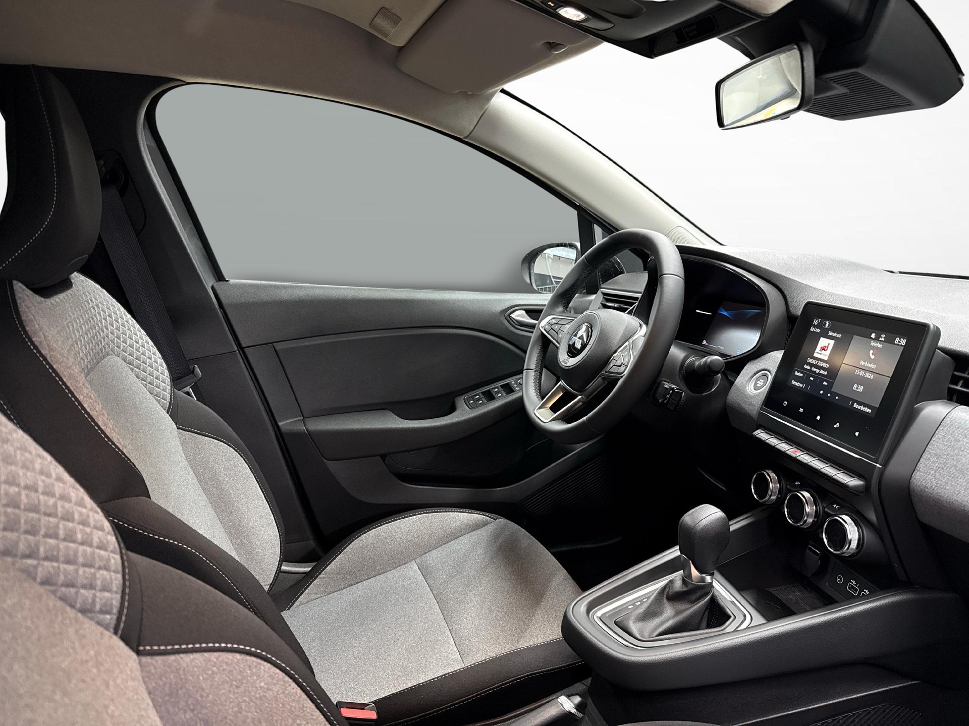MITSUBISHI Colt 1.6 HEV Invite+-image-9