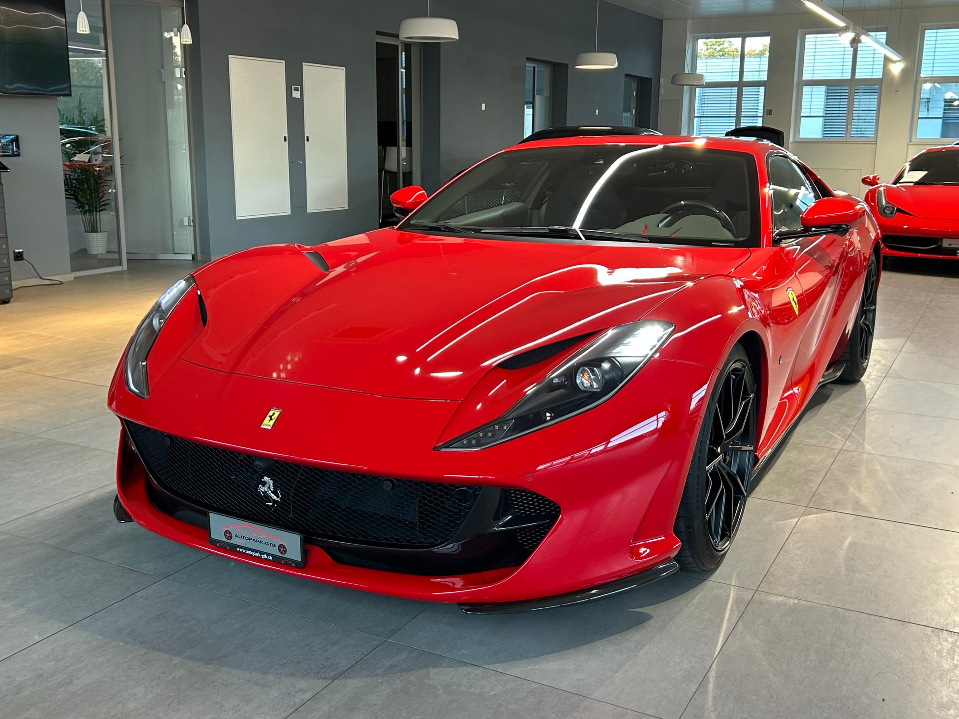 FERRARI 812 Superfast