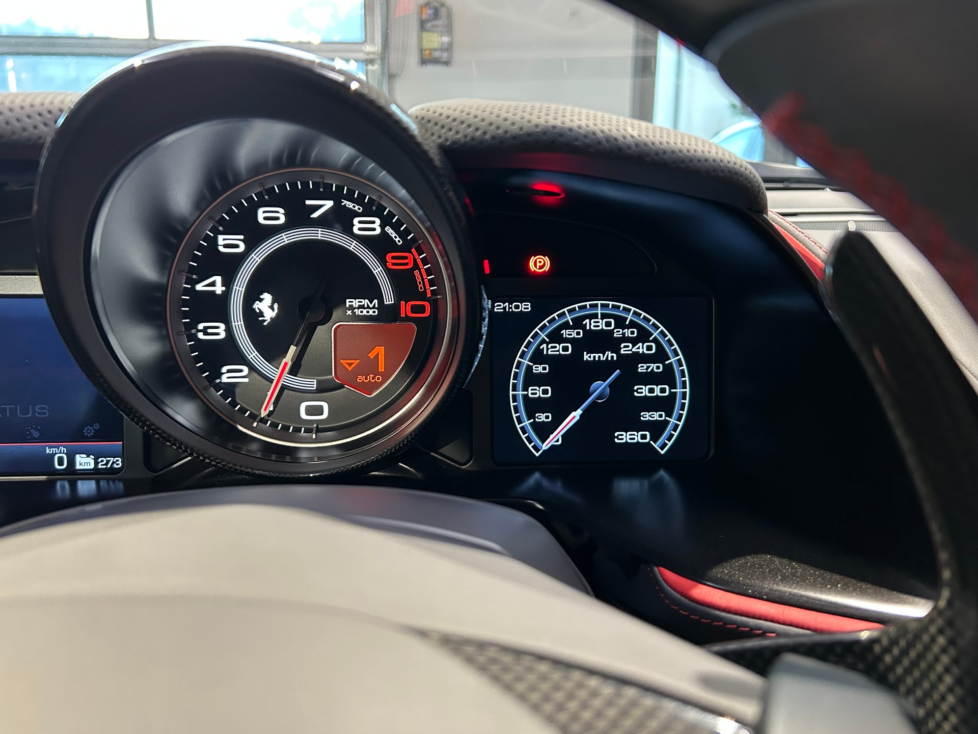 FERRARI 812 Superfast-image-16