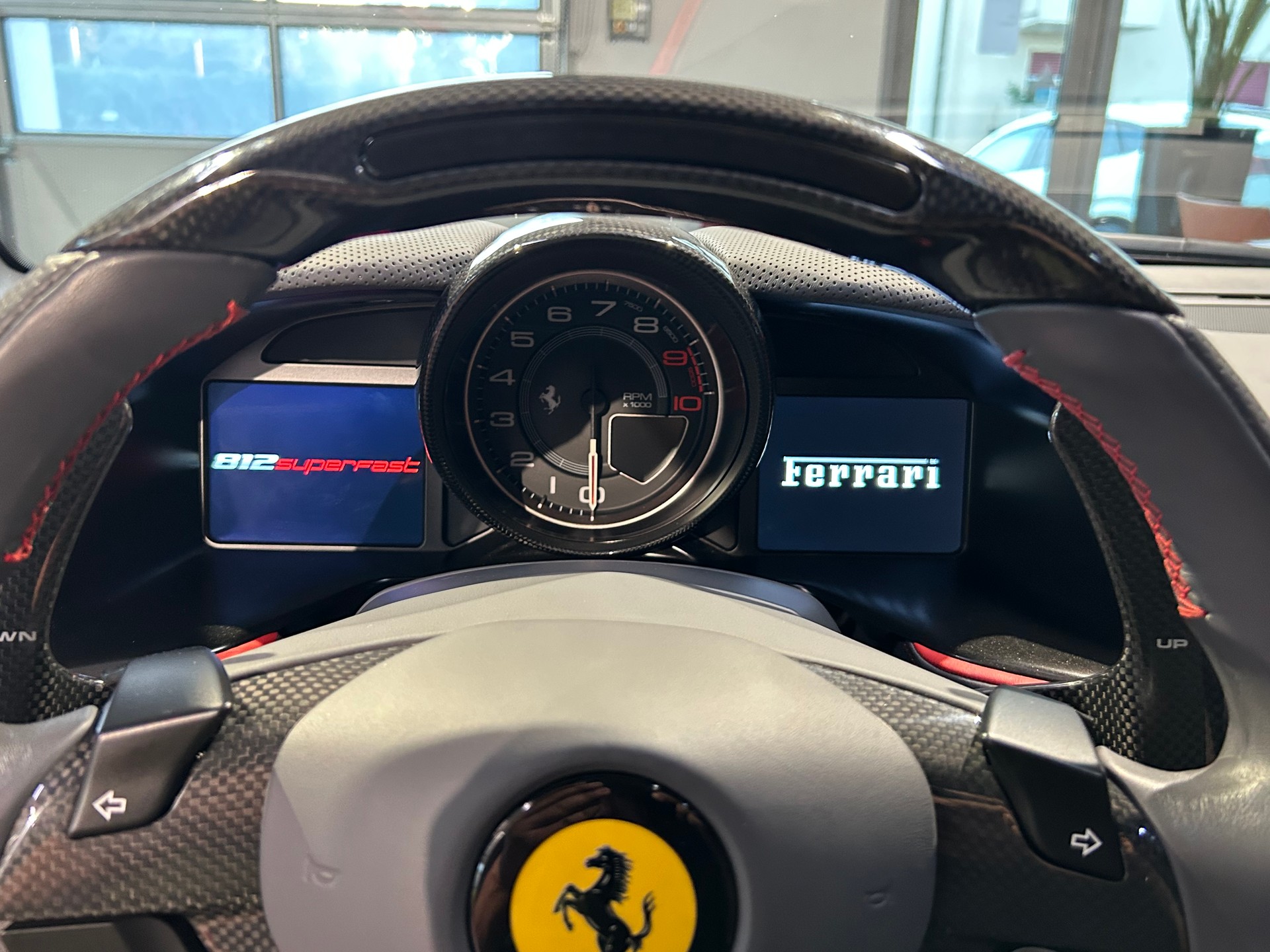 FERRARI 812 Superfast-image-18