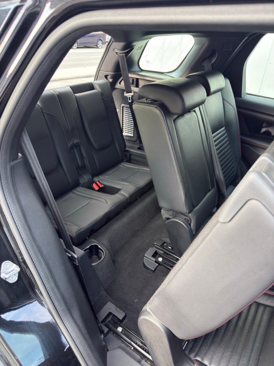 LAND ROVER Discovery Sport R Dyn P200 2.0 Si4 MHEV AT9 *BLACK*PANORMA*7 PLÄTZER*-image-13