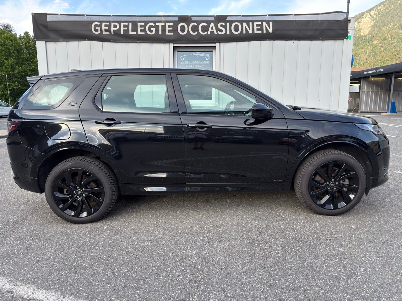 LAND ROVER Discovery Sport R Dyn P200 2.0 Si4 MHEV AT9 *BLACK*PANORMA*7 PLÄTZER*-showroom-element-1