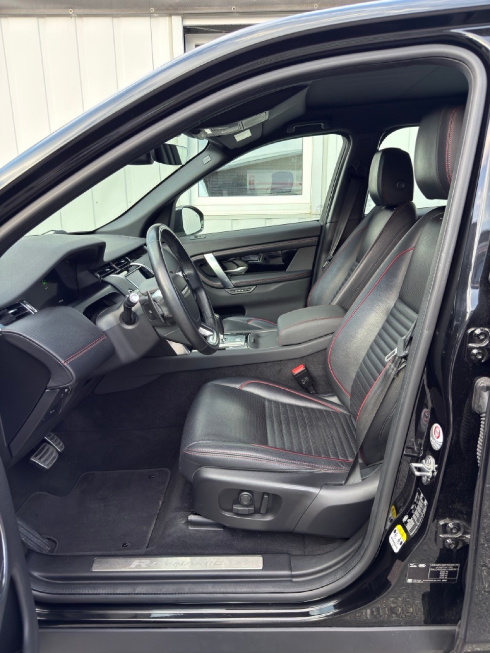 LAND ROVER Discovery Sport R Dyn P200 2.0 Si4 MHEV AT9 *BLACK*PANORMA*7 PLÄTZER*-image-11