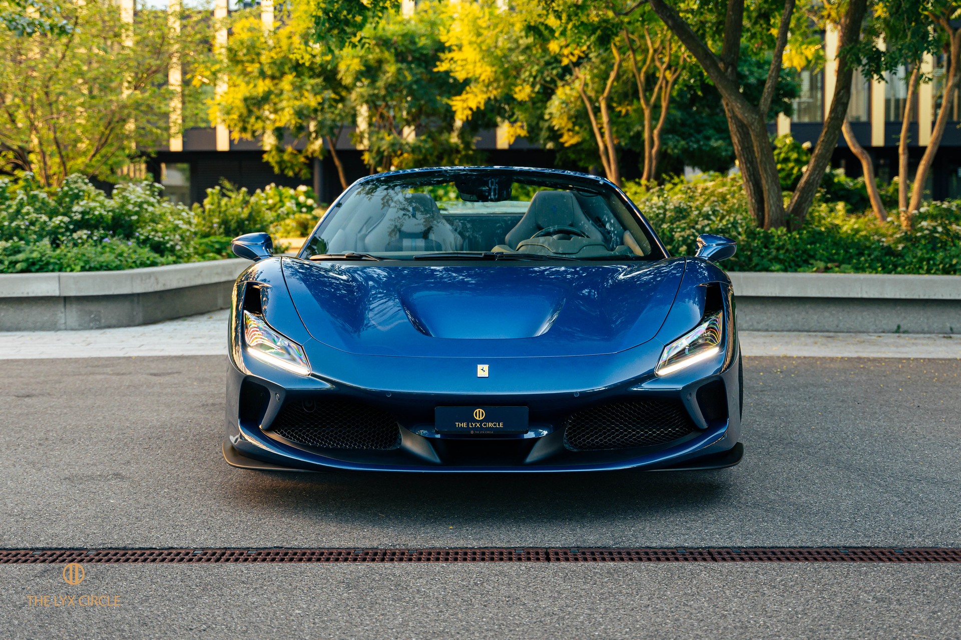 FERRARI F8 Spider-image-2