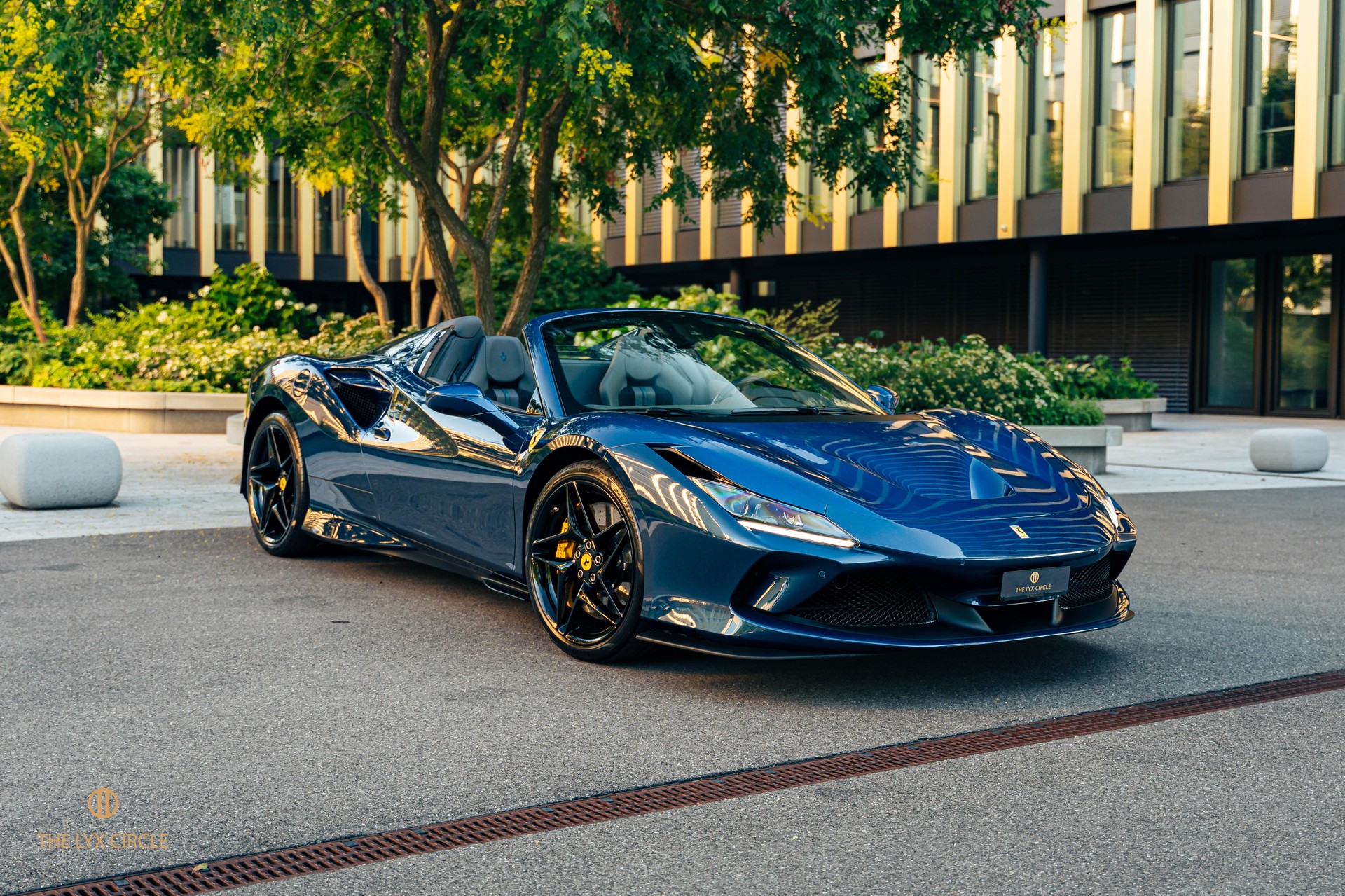 FERRARI F8 Spider-image-0