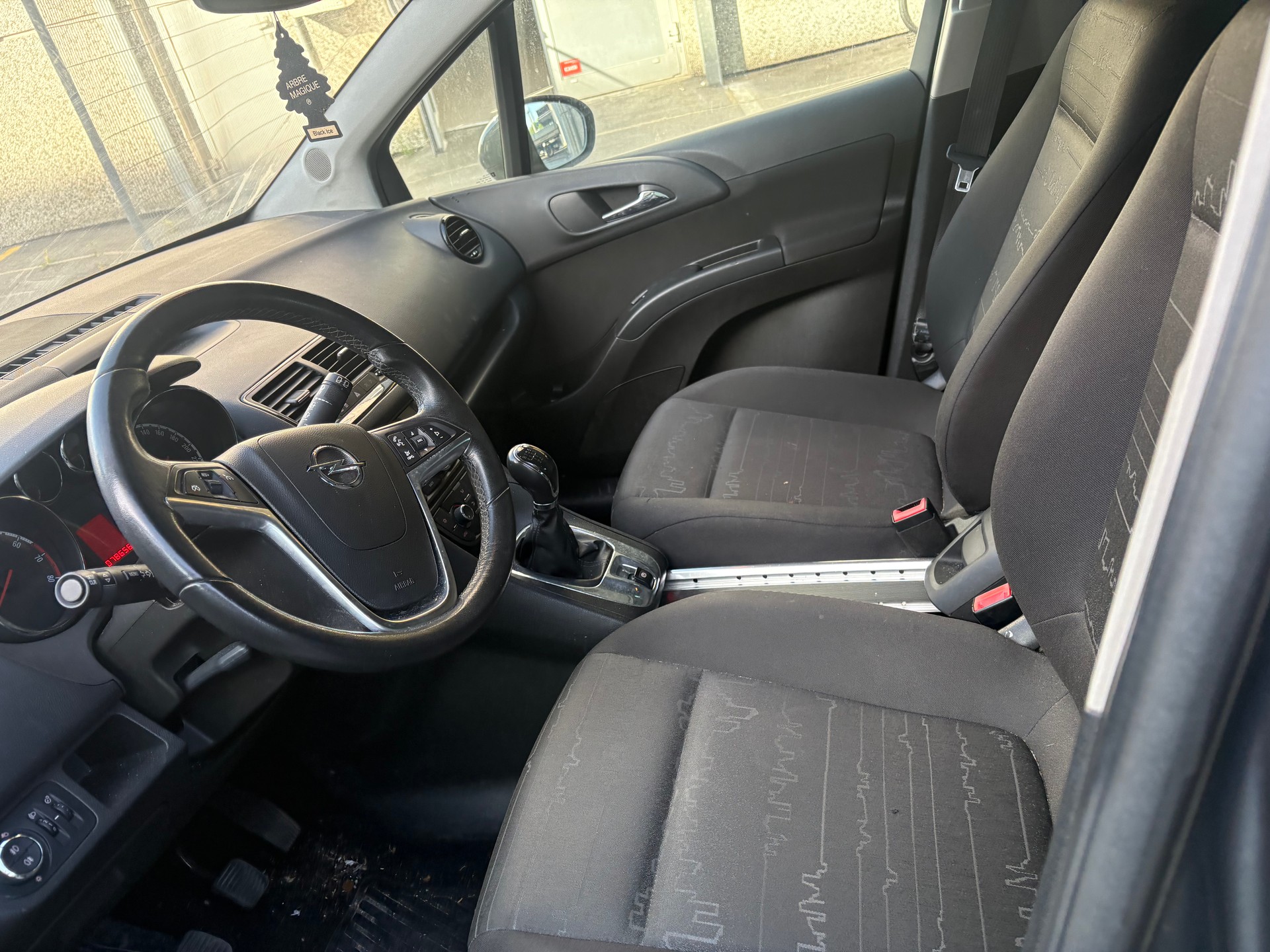 OPEL Meriva 1.4 Turbo Cosmo-image-3