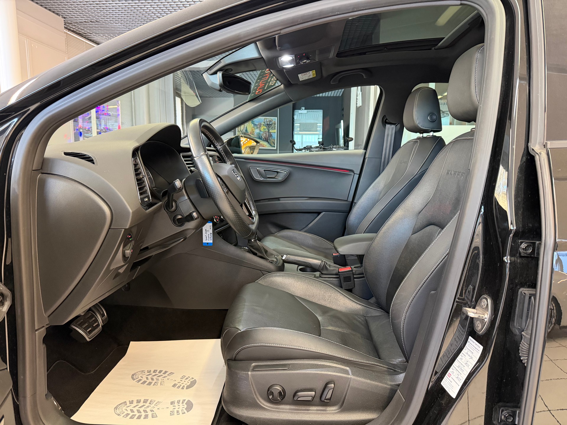 SEAT Leon 2.0 TSI 290 Cupra DSG-image-10