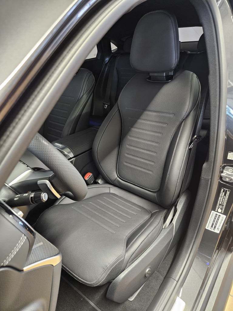 MERCEDES-BENZ GLC 220 d 4Matic AMG Line Coupé-image-5