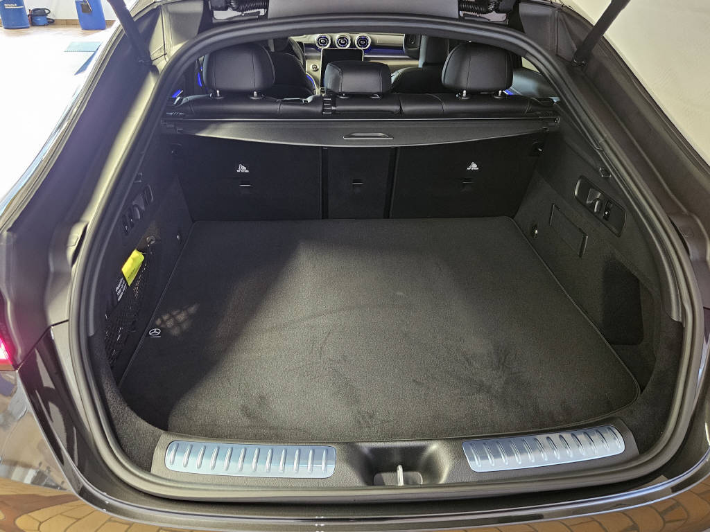 MERCEDES-BENZ GLC 220 d 4Matic AMG Line Coupé-image-3