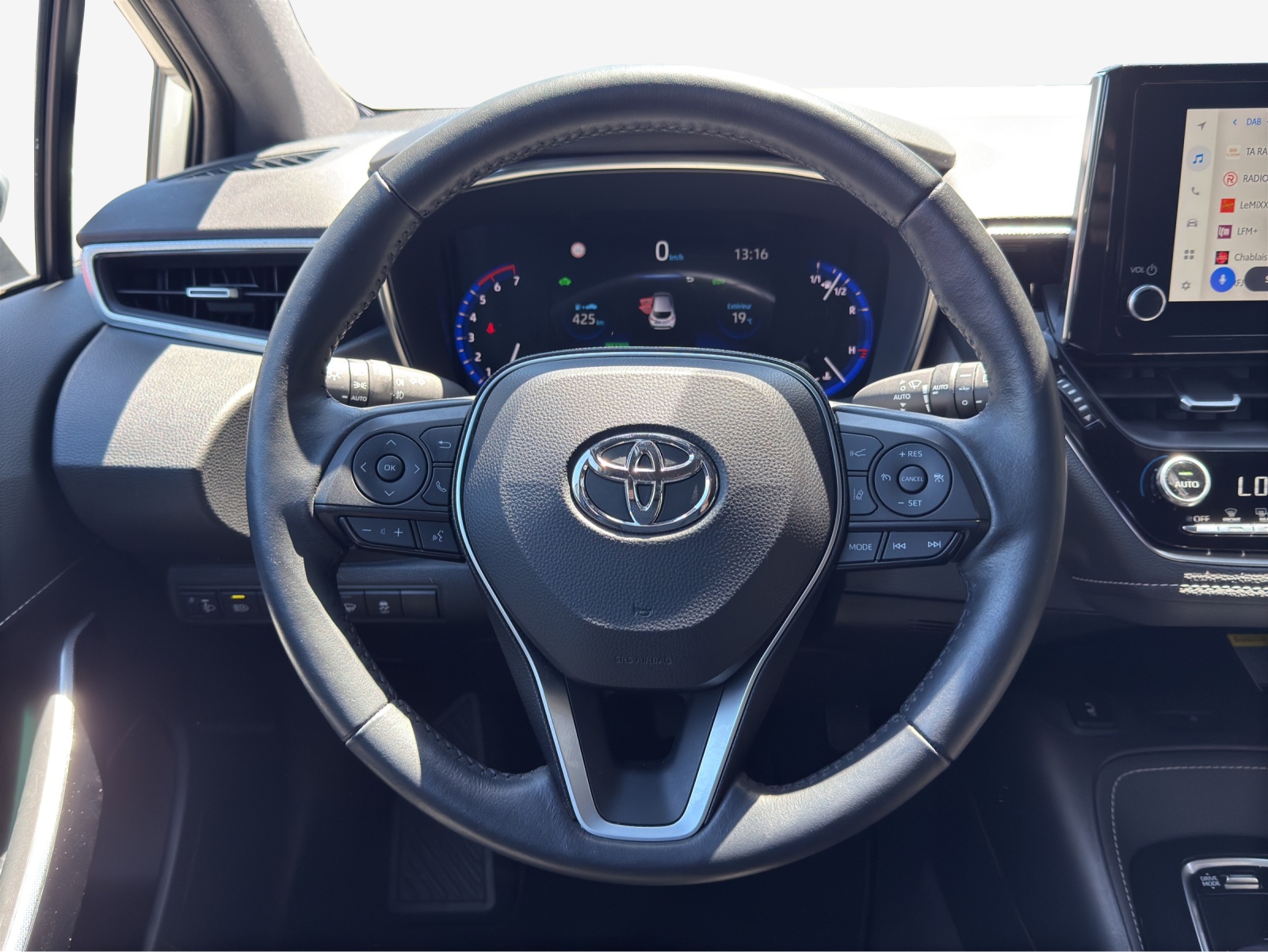 TOYOTA Corolla 1.8 HSD Trend e-CVT-image-9
