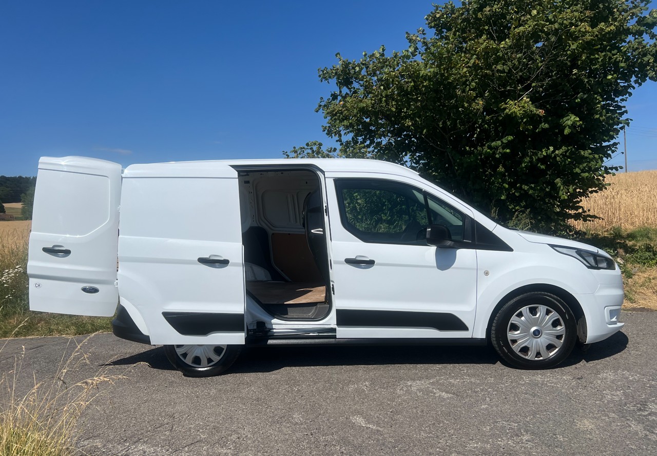 FORD Transit Connect Van T200 1.5 Eco Blue Ambiente-image-5