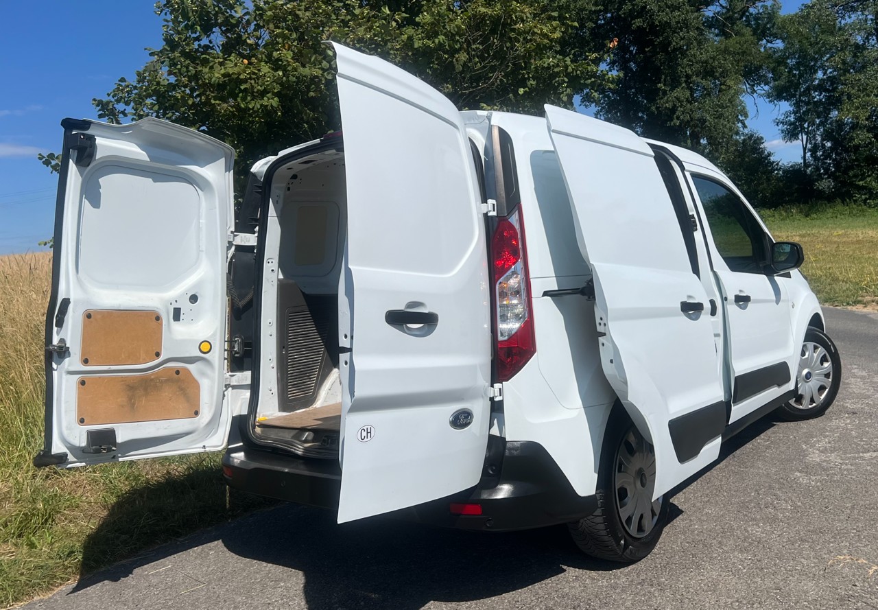 FORD Transit Connect Van T200 1.5 Eco Blue Ambiente-image-3