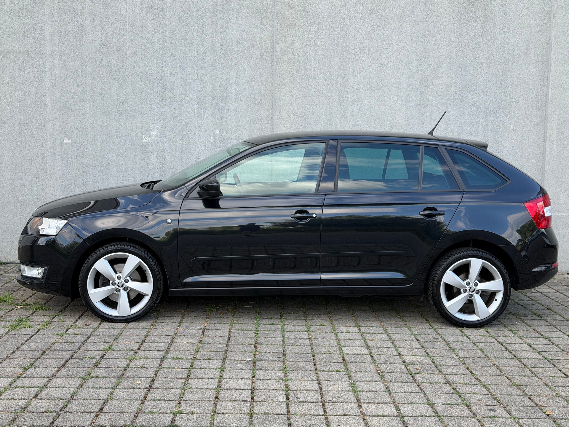 SKODA Rapid Spaceback 1.4 TSI Ambition DSG-image-2