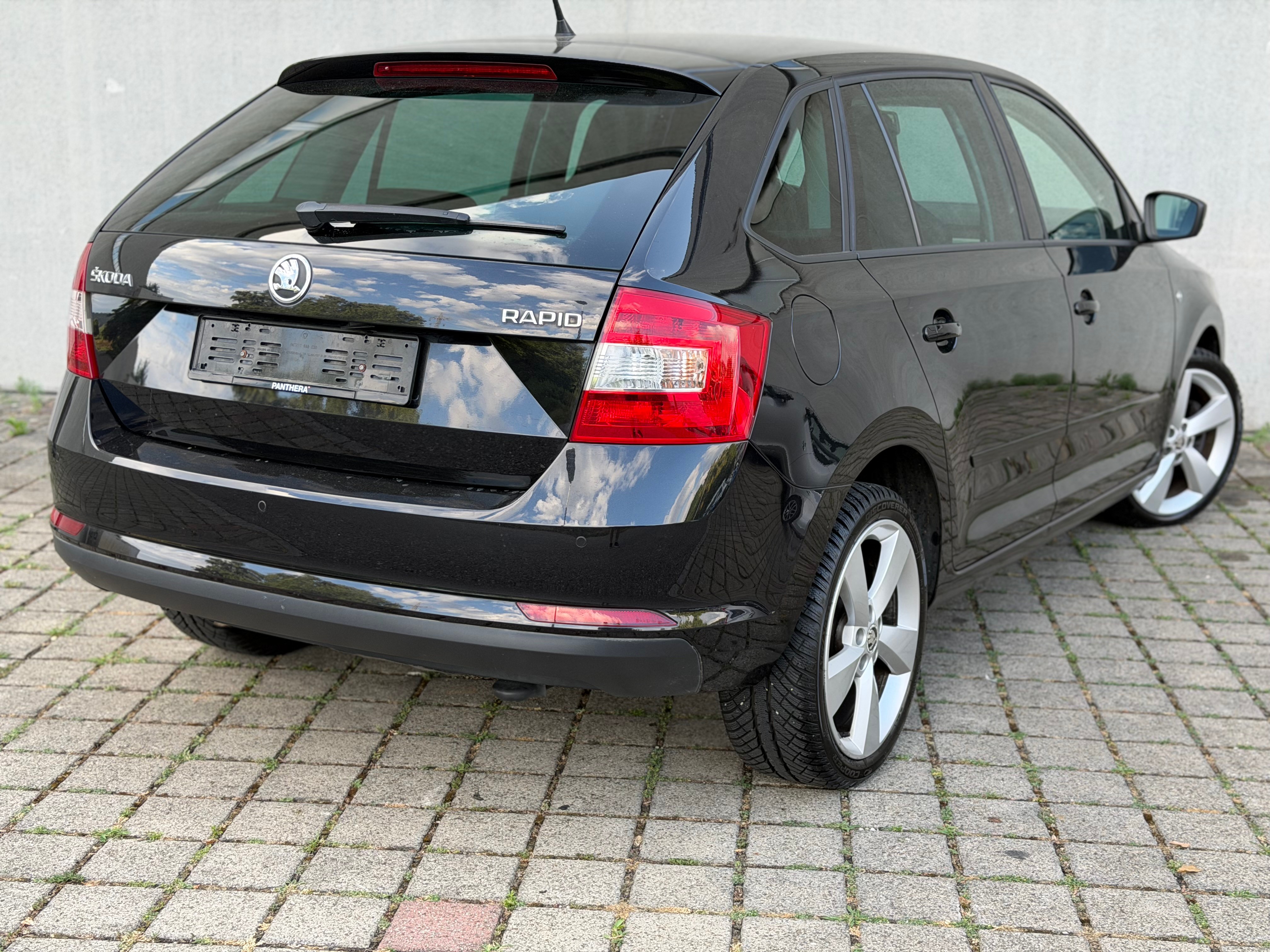 SKODA Rapid Spaceback 1.4 TSI Ambition DSG — slika 5