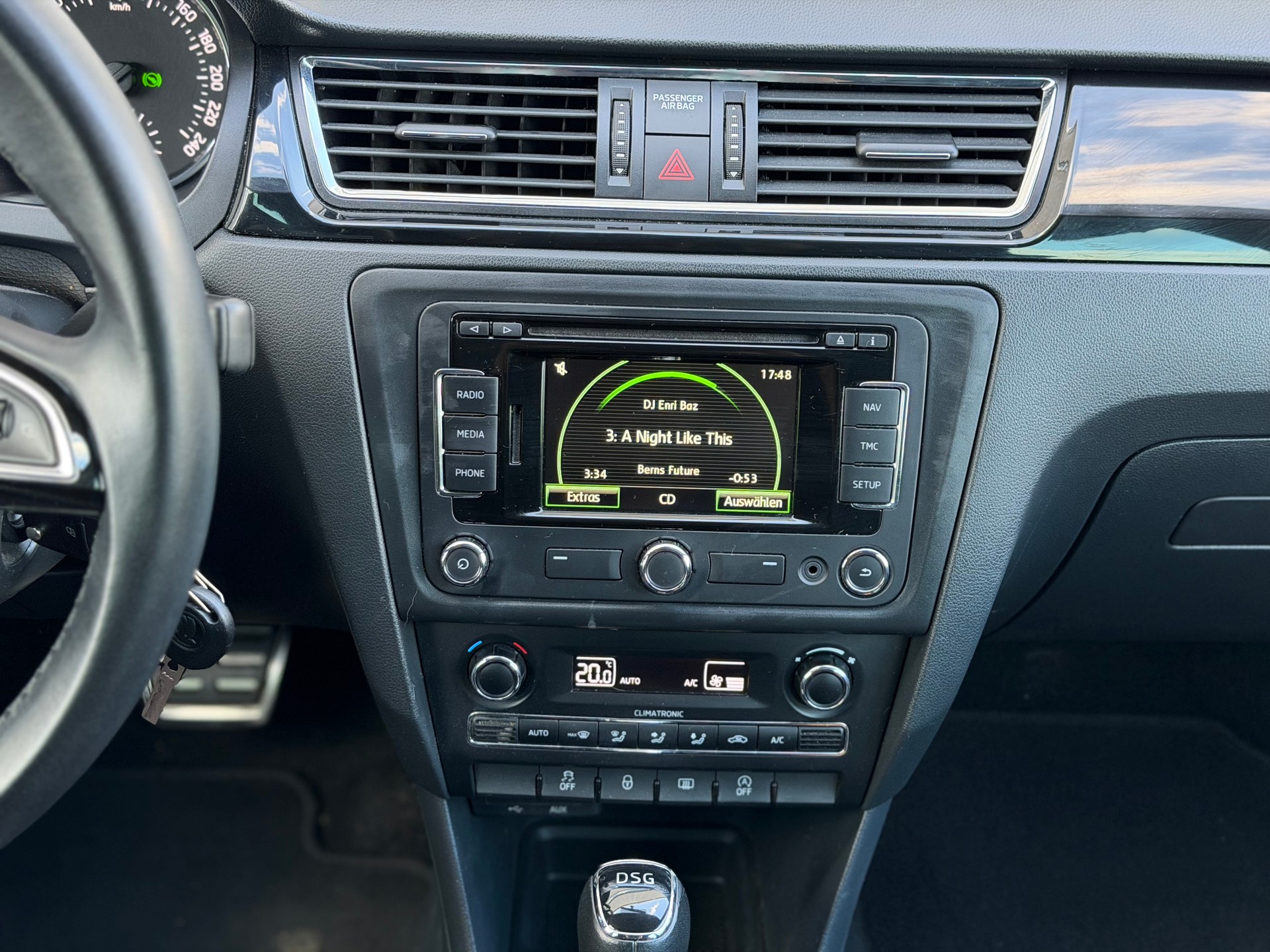 SKODA Rapid Spaceback 1.4 TSI Ambition DSG-image-8
