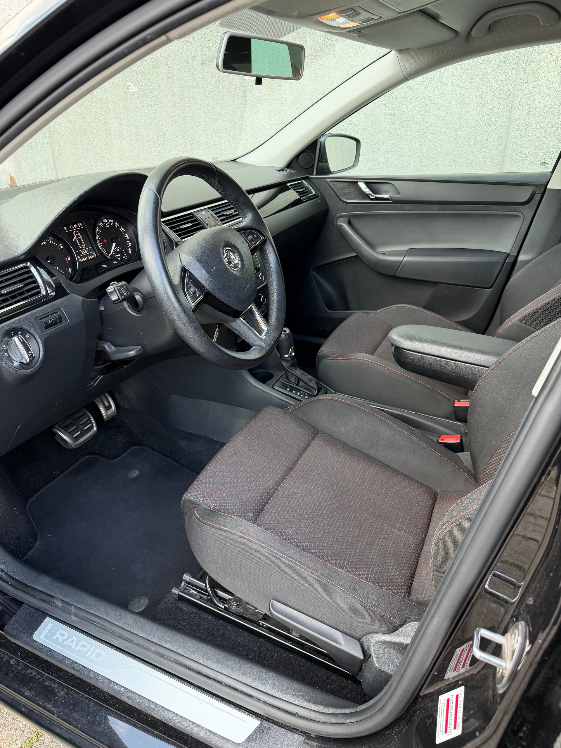 SKODA Rapid Spaceback 1.4 TSI Ambition DSG-image-5
