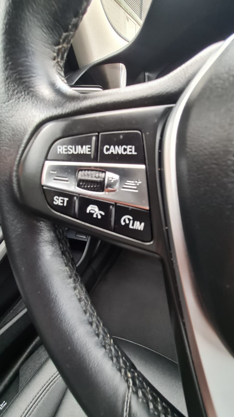 BMW 320d xDrive 48V Touring Steptronic ** Voll-Leder ** Gr-Navi ** RF-Kamera ** Sitzheizung ** Frisch Ab MFK & Service **-image-11