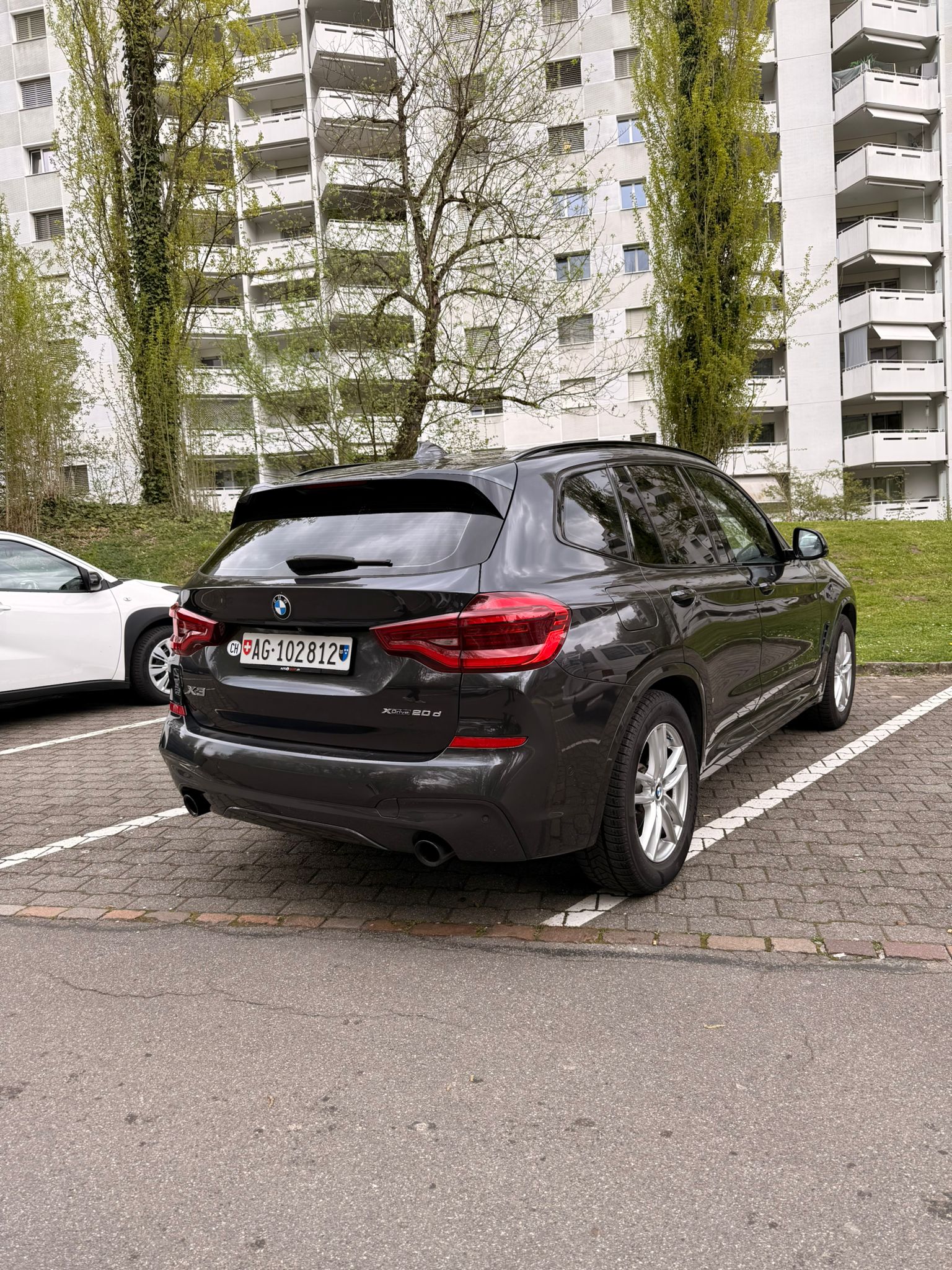 BMW 20d xDrive paddles-image-1