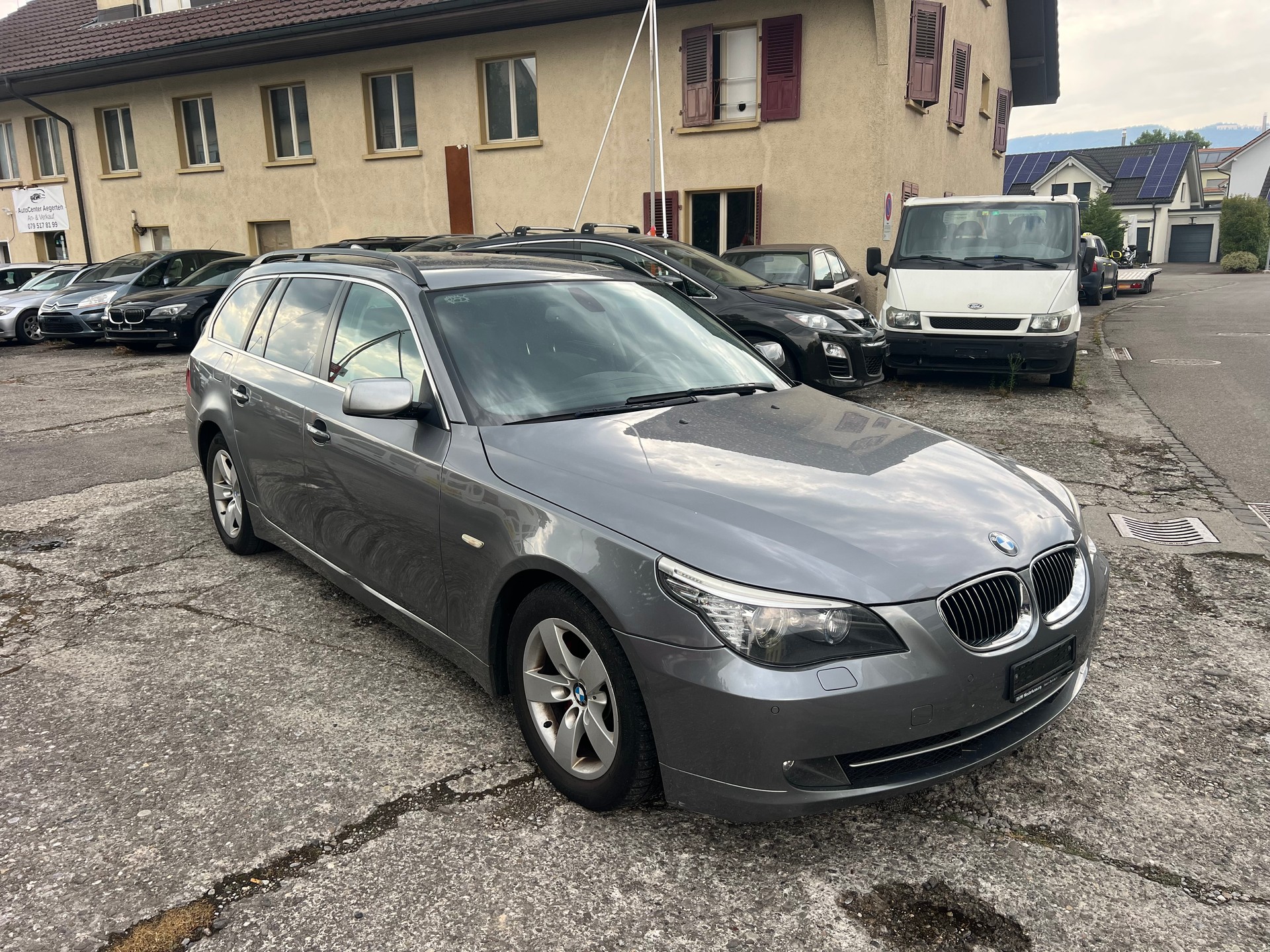 BMW 523i Touring Steptronic-image-2