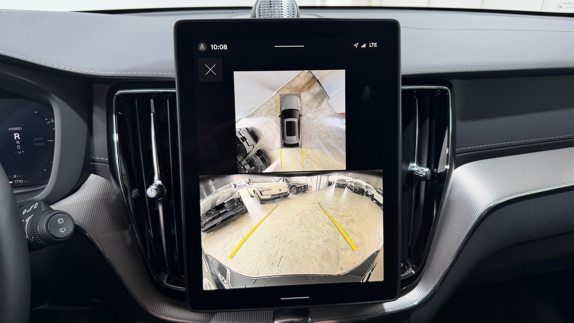 VOLVO XC60 2.0 T8 TE Black Edition e-image-9