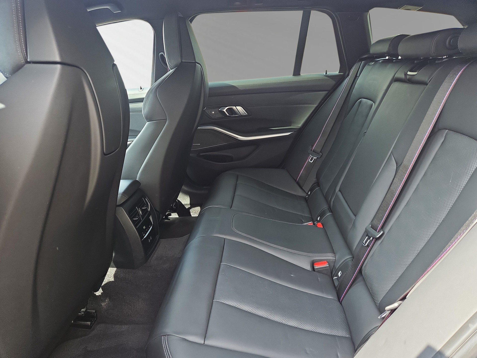 BMW M3 Touring xDrive Competition M-image-6