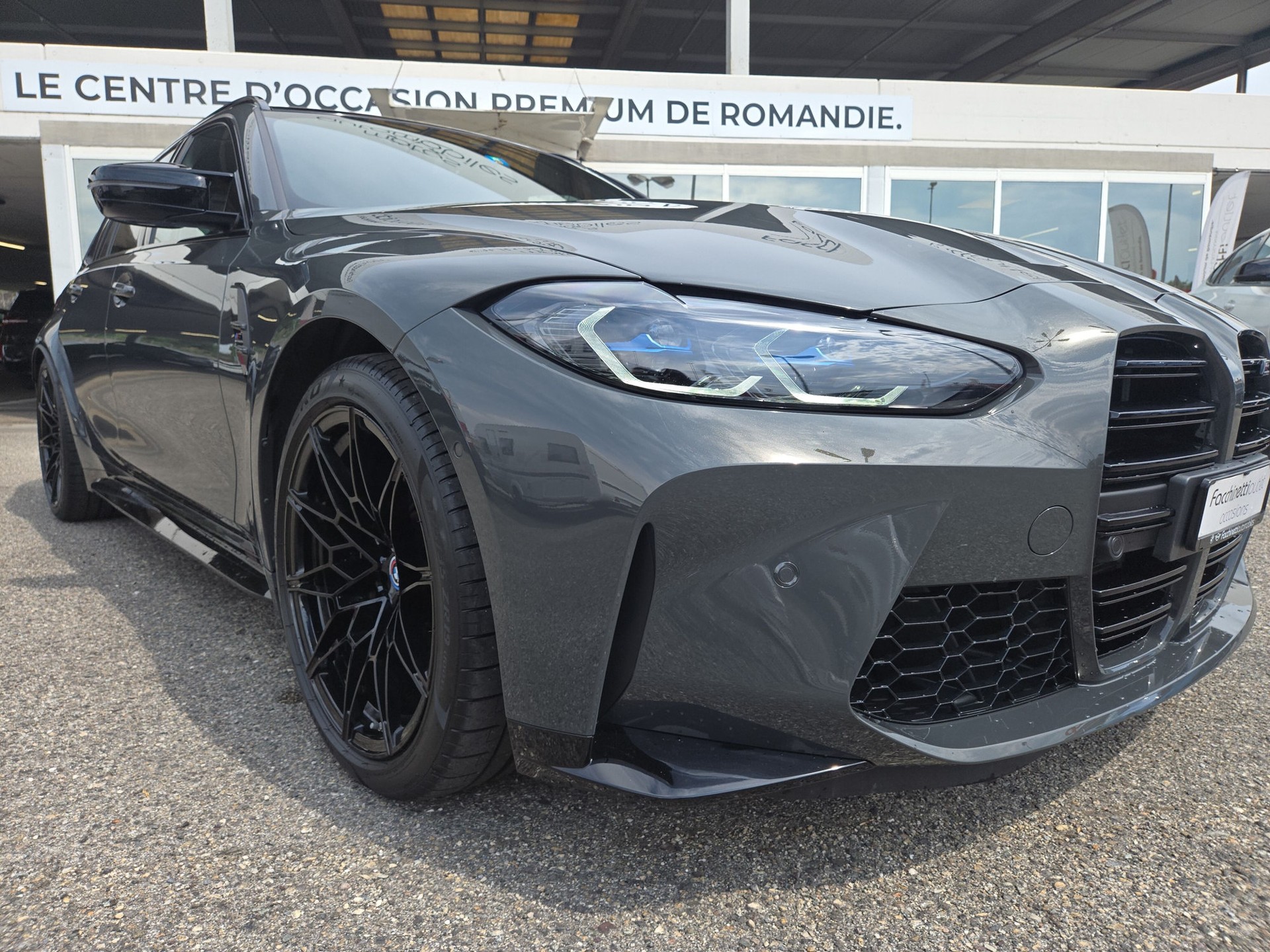 BMW M3 Touring xDrive Competition M-image-16