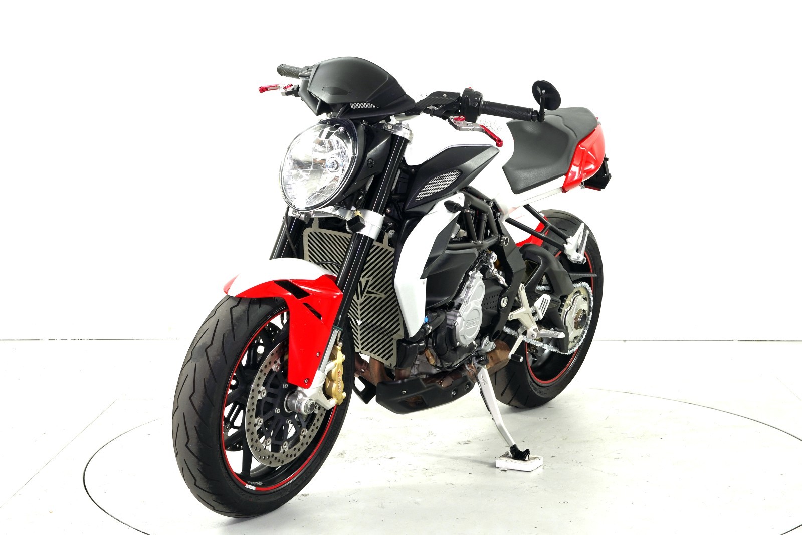 MV AGUSTA Brutale 800-showroom-element-2