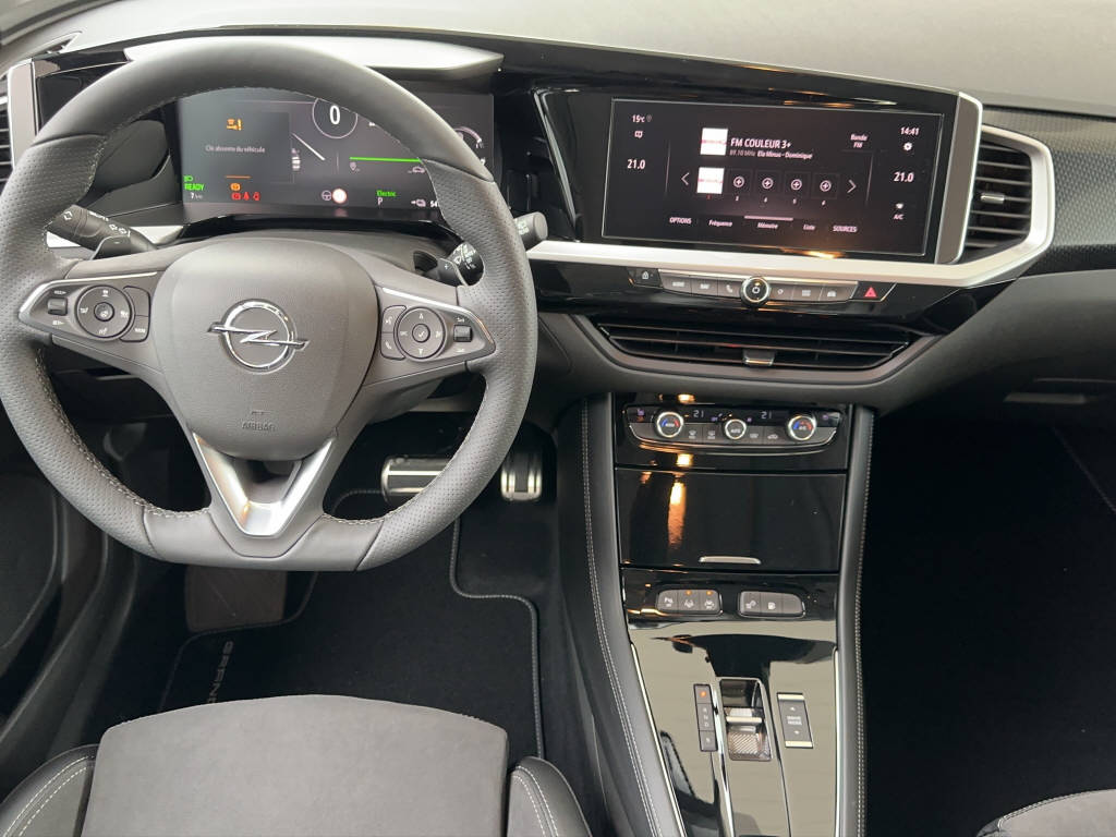 OPEL Grandland 1.6 Hybrid4 GSe Automatik-image-8