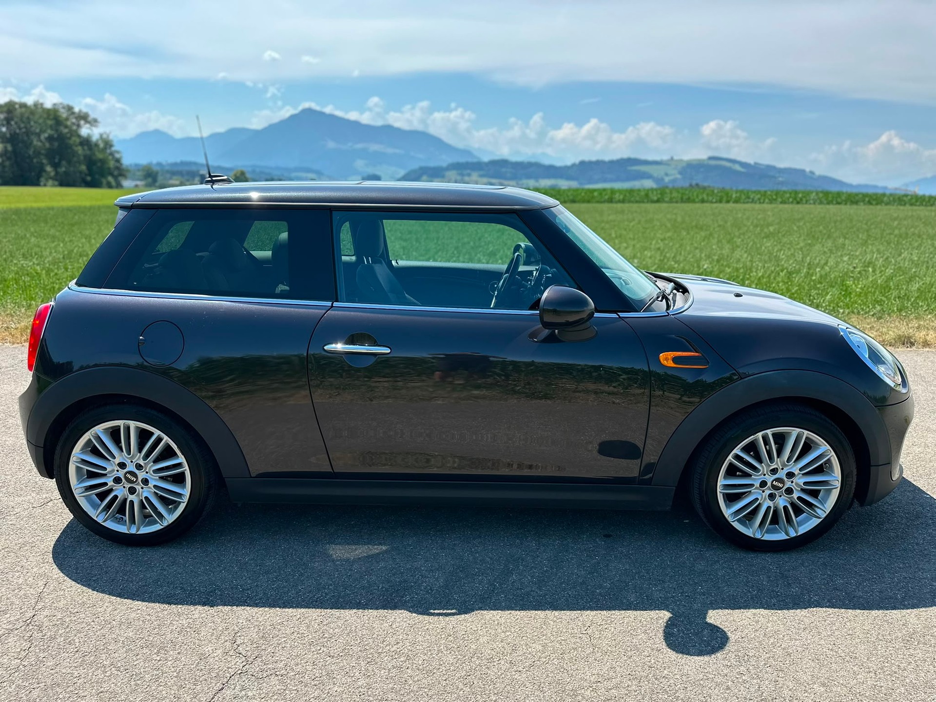 MINI Cooper Classic Edition-image-4