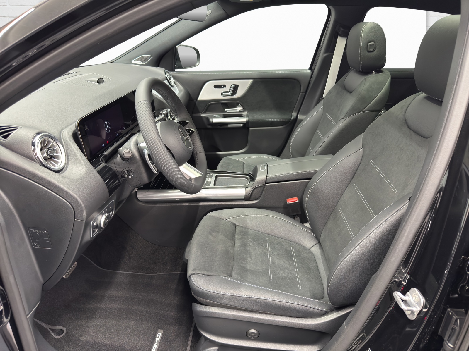 MERCEDES-BENZ GLA 220 AMG Line 4Matic-image-6