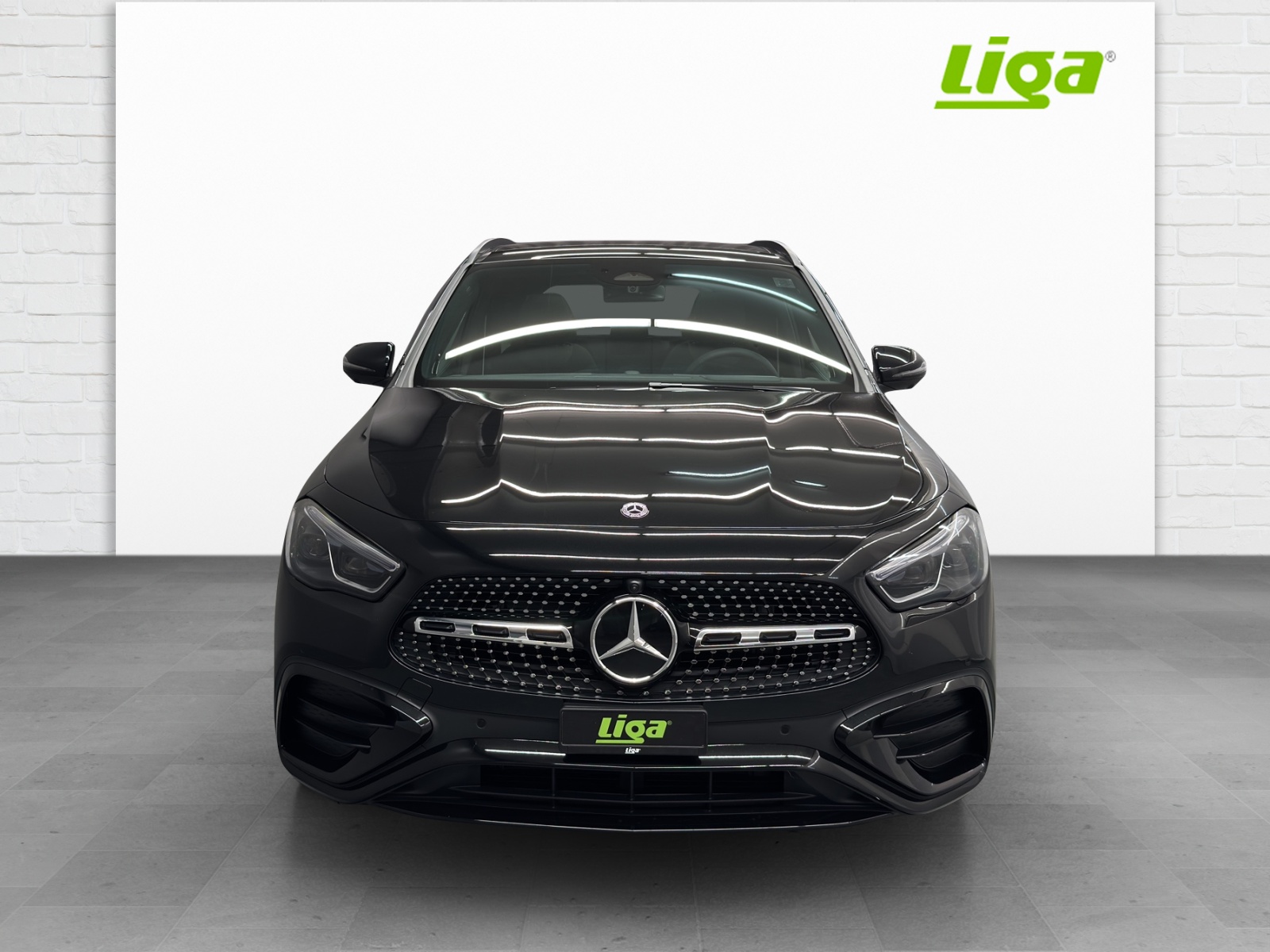 MERCEDES-BENZ GLA 220 AMG Line 4Matic-showroom-element-1