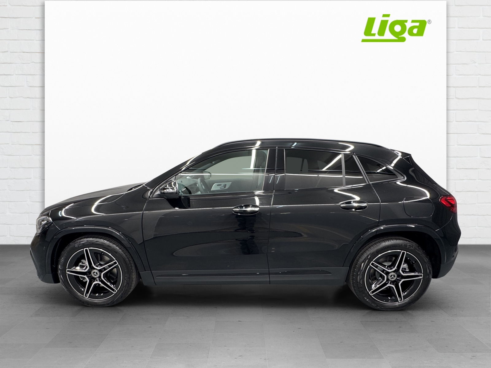 MERCEDES-BENZ GLA 220 AMG Line 4Matic-showroom-element-2